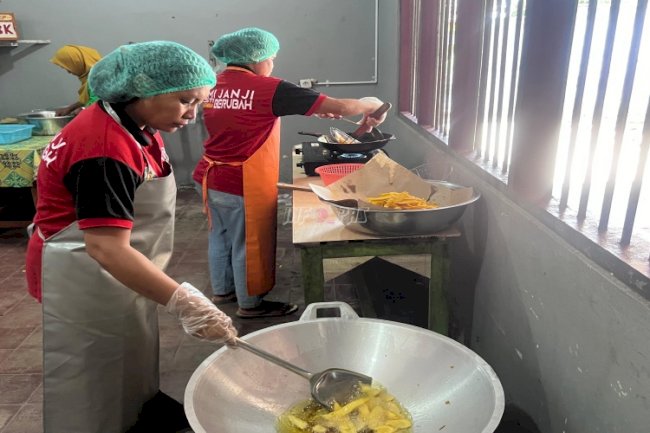 Warga Binaan Perempuan Lapas Atambua Dibekali Pelatihan Pembuatan Keripik