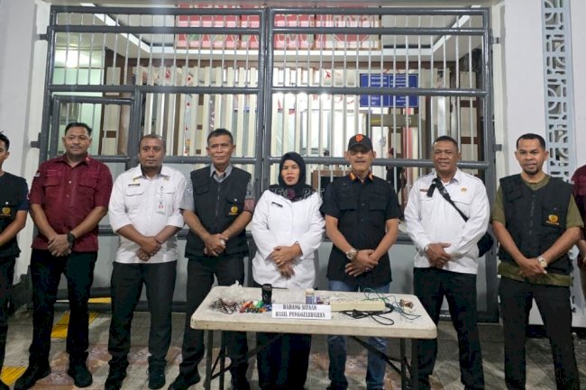 Pastikan Kondisi Kondusif, Kanwil Ditjenpas Maluku Gelar Razia Malam di Lapas Ambon