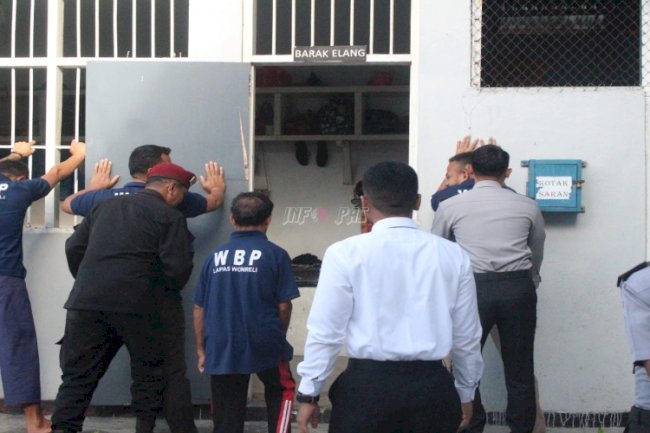 Tingkatkan Keamanan, Lapas Wonreli Gencarkan Penggeledahan Barang Terlarang