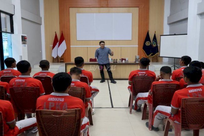 LPKA Ambon Bekali Anak Binaan dengan Teori Meracik Kopi 