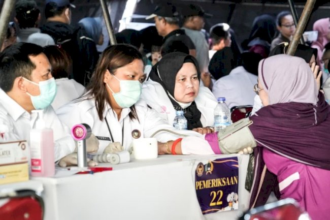 Kemenimipas Gelar Pengobatan Gratis dan Bansos untuk 5.000 Warga Cipinang Besar Utara