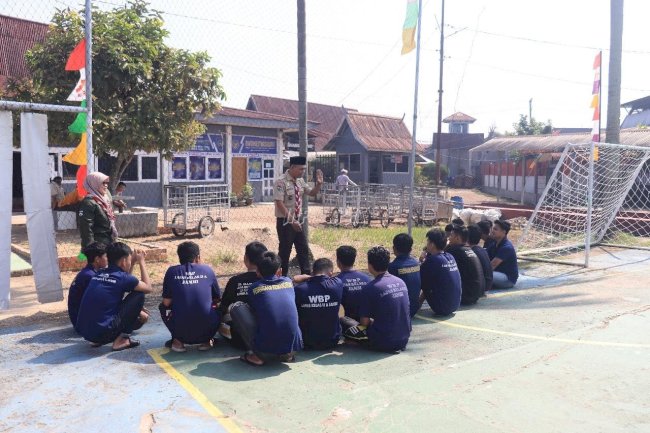 Bentuk Disiplin, Warga Binaan Lapas Jambi Ikuti Pelatihan Pramuka Kwarda Jambi