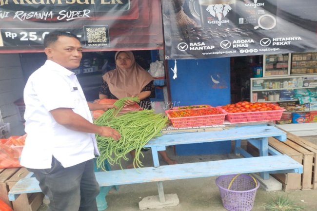 Lapas Piru Distribusikan Hasil Panen 35 Ikat Kacang Panjang kepada Pedagang Sekitar
