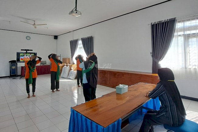Kembangkan Kreativitas Warga Binaan, Lapas Batang Gelar Latihan Tari