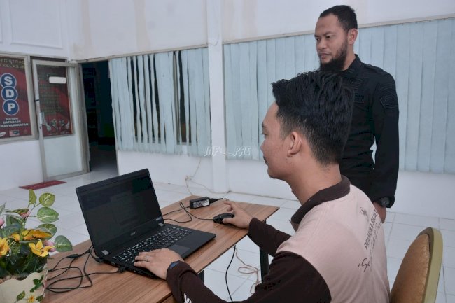 Warga Binaan Lapas Narkotika Muara Sabak Ikuti Ujian ANBK Kejar Paket B