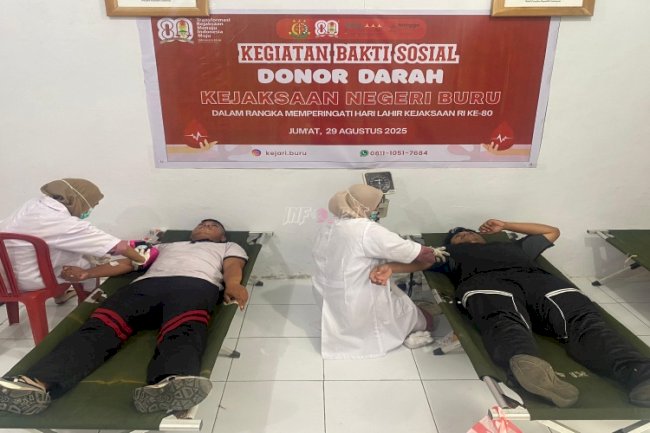 Harlah Ke-80 Kejaksaan, Petugas Lapas Namlea Ikut Baksos Donor Darah