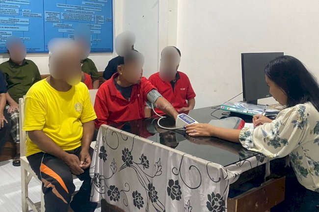 Dukung Gizi Seimbang, Warga Binaan Lansia Rutan Palu Terima Makanan Tambahan