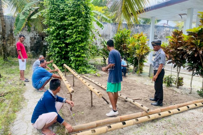 Warga Binaan Lapas Geser Manfaatkan Bambu untuk Instalasi Hidroponik
