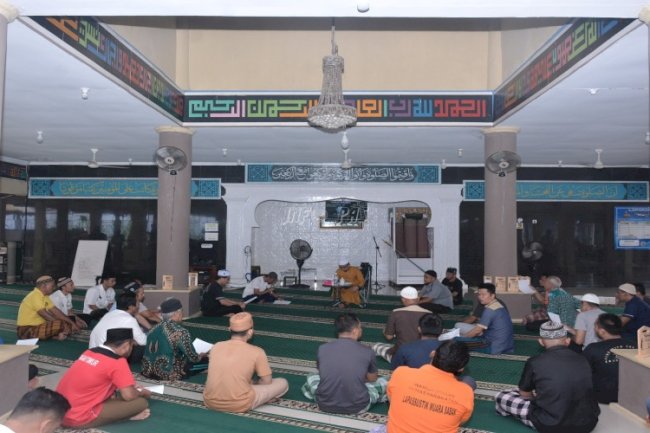 Pengajian Tingkatkan Iman dan Takwa Warga Binaan Lapas Narkotika Muara Sabak