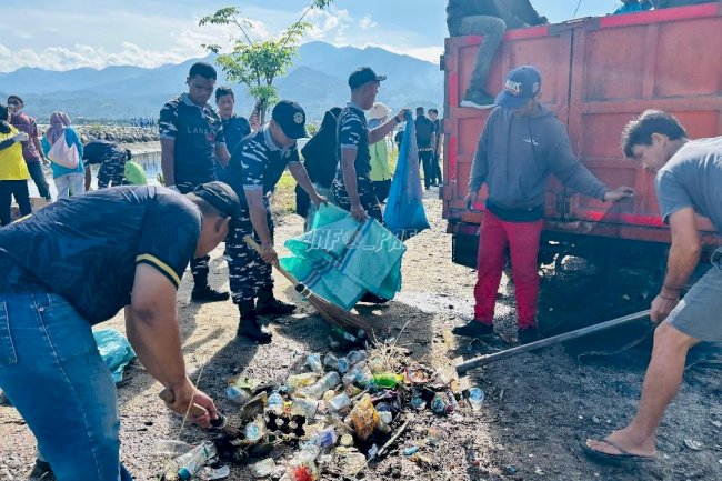 Peduli Lingkungan, Lapas Tolitoli Ikut Aksi Bersih dan Adopsi Pohon RRI Fest 2025