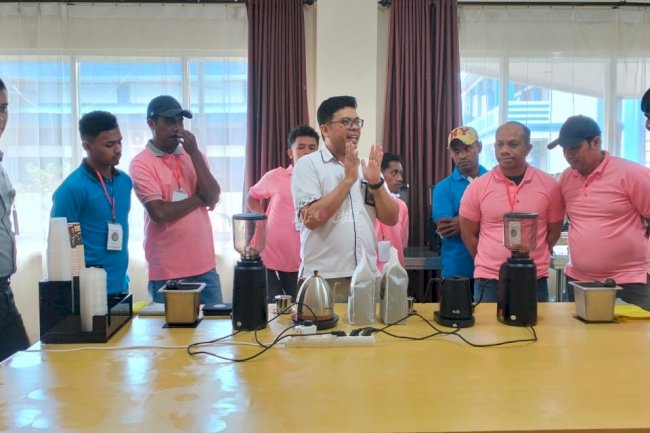 Bersama BPVP Ambon, Klien Bapas Ambon Dibekali Pengetahuan Barista
