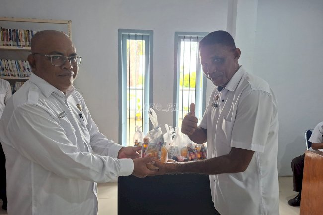Peduli Kesehatan, Lapas Saparua Bagikan Suplemen untuk Jaga Imunitas Pegawai
