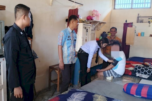 Pelayanan Kesehatan Jemput Bola, Petugas Lapas Tolitoli Datangi Blok Hunian