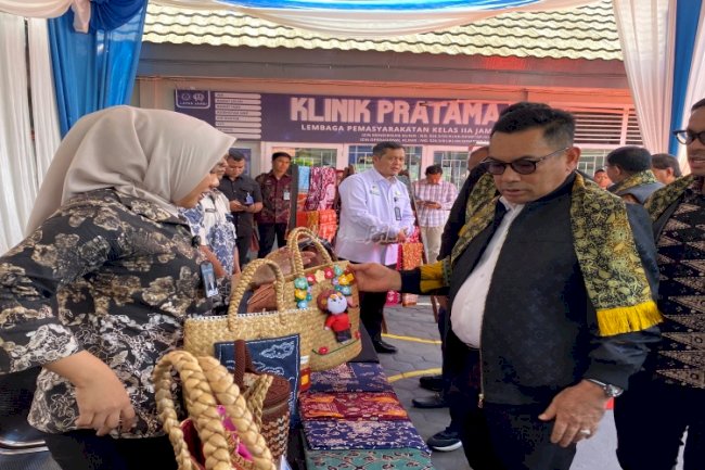 Sambut Kunjungan Komisi XI DPR RI, Lapas Perempuan Jambi Tampilkan Tarian dan Produk Karya Warga Binaan