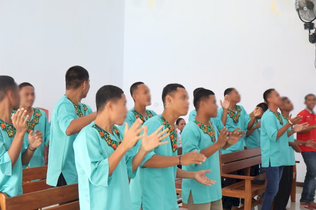 Anak Binaan LPKA Ambon Semakin Bertumbuh dalam Iman Lewat Puji-Pujian