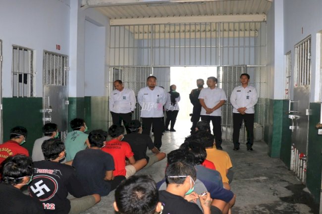 Pererat Komunikasi, ‘Sapa Warga Sapu Masalah’ Hadir di Straf Sel Blok Kartini Lapas Pemuda Madiun
