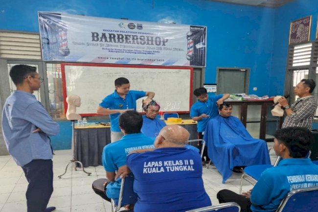 Warga Binaan Lapas Kuala Tungkal  Dilatih Kemandirian Barbershop 
