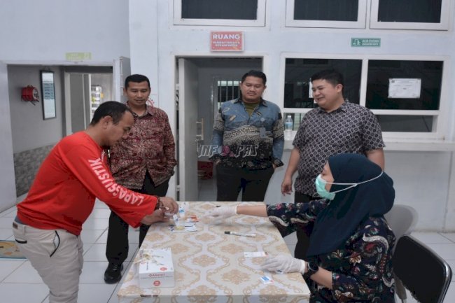 Lapas Narkotika Muara Sabak Gelar Tes Urine, Pastikan Warga Binaan yang Bebas Bersih dari Narkoba