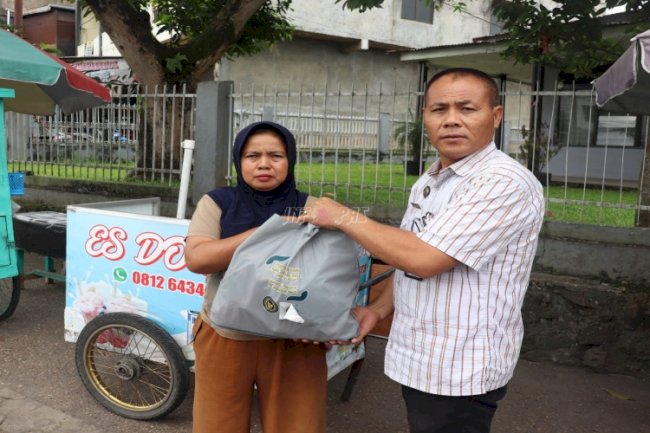 Lapas Jambi Bagikan Bansos bagi Warga Binaan, Masyarakat Sekitar, dan Pensiunan Petugas