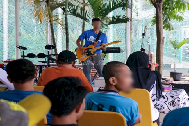 Warga Binaan Lapas Cibinong Unjuk Gigi di Panggung Audisi Band El Cibi