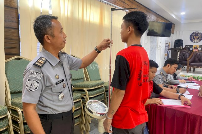 Cegah Penularan Penyakit, Warga Binaan Lapas Muara Bulian Ikuti Skrining TBC