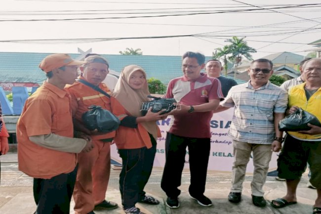 ‘Bapas Jambi Peduli’, Bagikan Paket Sembako Gratis untuk Warga Sekitar