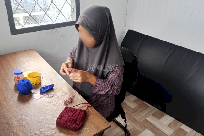 Lapas Tual Dorong Warga Binaan Mandiri Lewat Program Rajutan