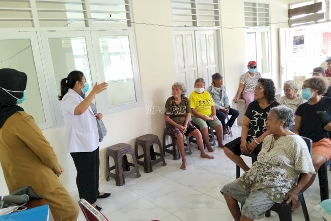 Kanwil Ditjenpas Maluku Gelar Layanan Kesehatan Gratis bagi Lansia Panti Werda Ina Kaka