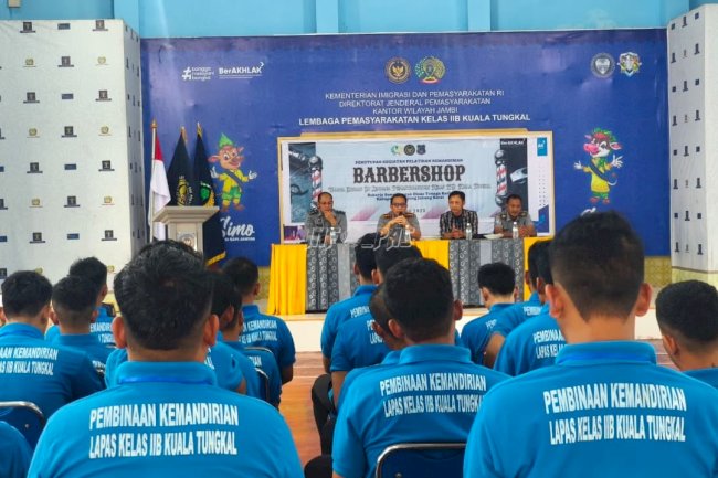 Selesai Jalani Pelatihan Barbershop, Warga Binaan Lapas Kuala Tungkal Siap Mandiri