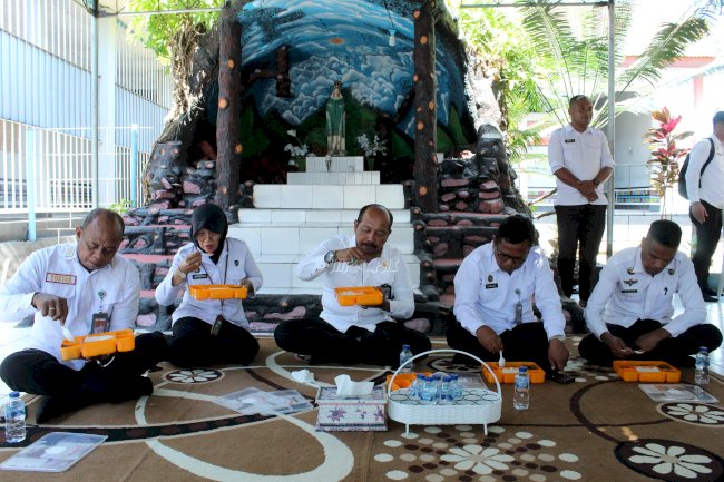 Tanpa Sekat, Warga Binaan Rutan Kefamenanu Santap Siang Bareng Kakanwil Ditjenpas NTT