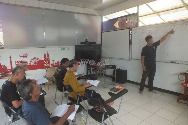 Tidak Ada Kata Terlambat, Warga Binaan Lapas Cipinang Ikuti Kejar Paket A