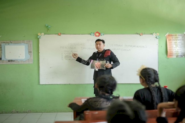 Petugas Lapas Pemuda Madiun Jadi Relawan Pengajar dalam Kelas Inspirasi