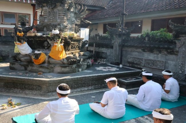 Petugas dan Warga Binaan Rutan Negara Perkuat Spiritualitas lewat Persembahyangan dan Dharma Wacana