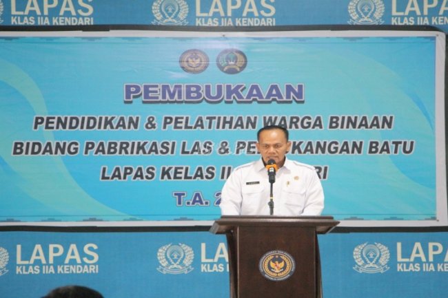 Buka Pelatihan di Lapas Kendari, Kakanwil Ditjenpas Sultra Tekankan Pentingnya Keterampilan bagi Warga Binaan  