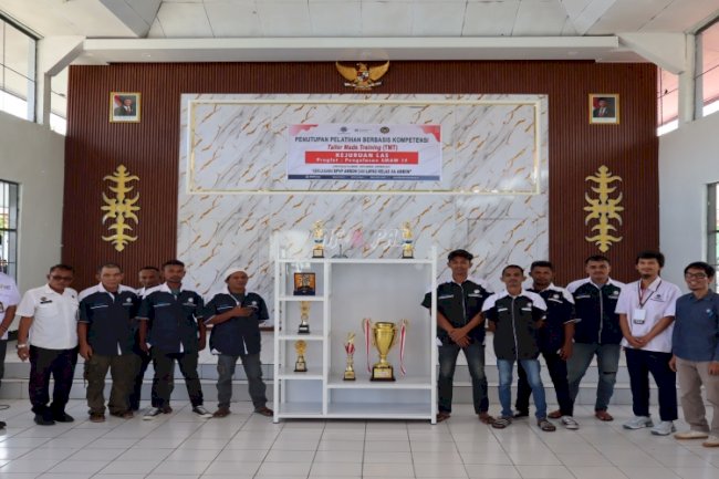 Lapas Ambon dan BPVP Kota Ambon Tutup Pelatihan Pengelasan, Pamerkan Karya Meja dan Lemari Rak Besi