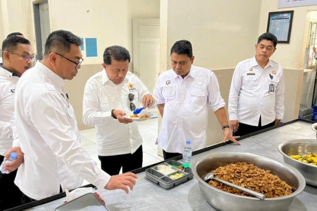 Kakanwil Ditjenpas Sulteng dan Ketum KADIN Sulteng Pantau Produksi UMKM di Lapas Palu