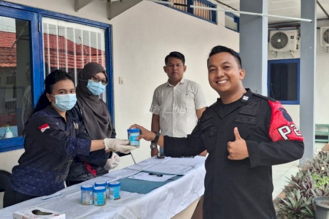 Rutan Marabahan Tegaskan Komitmen Zero Narkoba lewat Tes Urine Petugas dan Warga Binaan