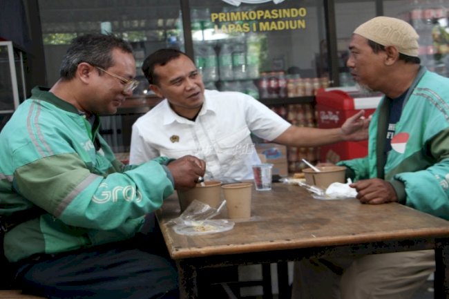 Lapas Madiun Ajak Masyarakat dan Ojek Online Nikmati Makan Bergizi Gratis