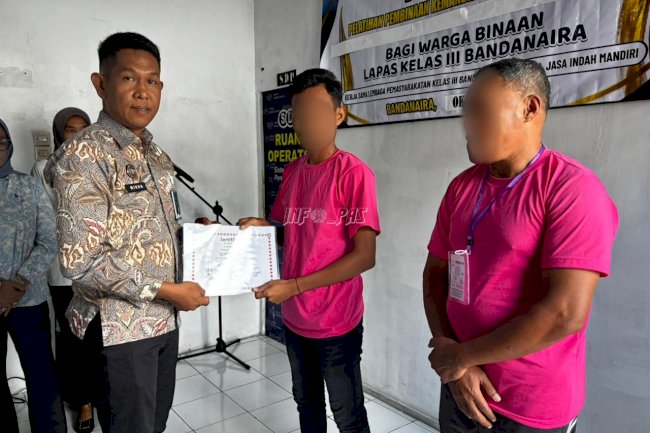 Terima Sertifikat Pelatihan, Warga Binaan Lapas Bandanaira Siap Mandiri dan Produktif
