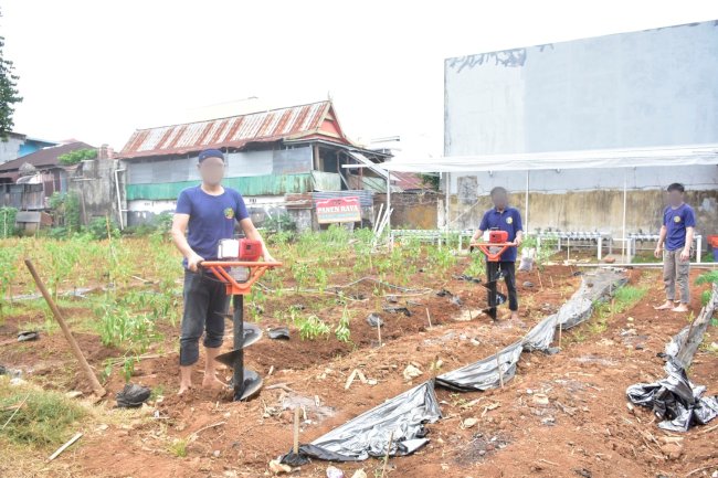 Dukung Pertanian, Kanwil Ditjenpas Sulsel Salurkan Mesin Bor Tanah untuk Lapas Makassar