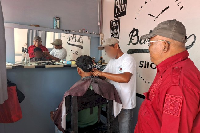 Kalapas Saparua Pantau UMKM Barbershop, Dorong Kemandirian Warga Binaan