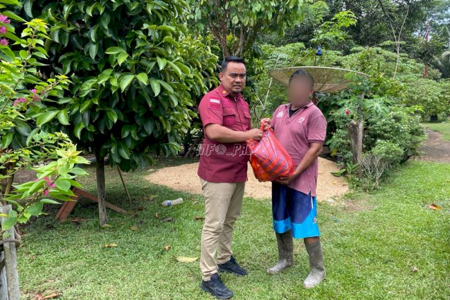 Pererat Hubungan dengan Masyarakat dan Keluarga Warga Binaan, Lapas Dharmasraya Salurkan Bansos