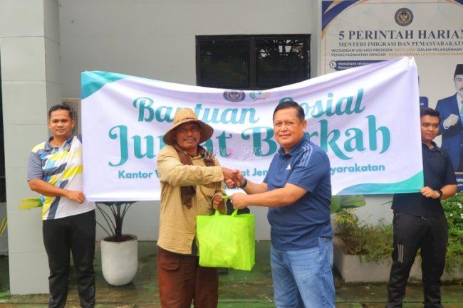 Kanwil Ditjenpas Kalsel Hadirkan Kebahagiaan lewat Bansos