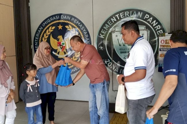 Lapas Narkotika Karang Intan Tebar Kepedulian lewat Bansos bagi Keluarga Warga Binaan