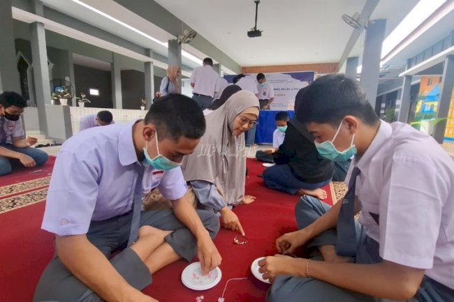 LPKA Palu Kembangkan Kreativitas Anak Binaan lewat Pelatihan Meronce