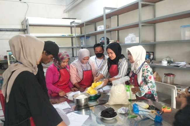 Sinergi Lintas Sektor, Bapas Jambi Fasilitasi Klien Ikuti Pelatihan Pengolahan Makanan