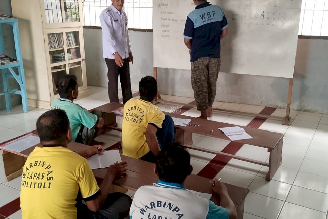 Lapas Tolitoli Berantas Buta Aksara, Warga Binaan Antusias Belajar