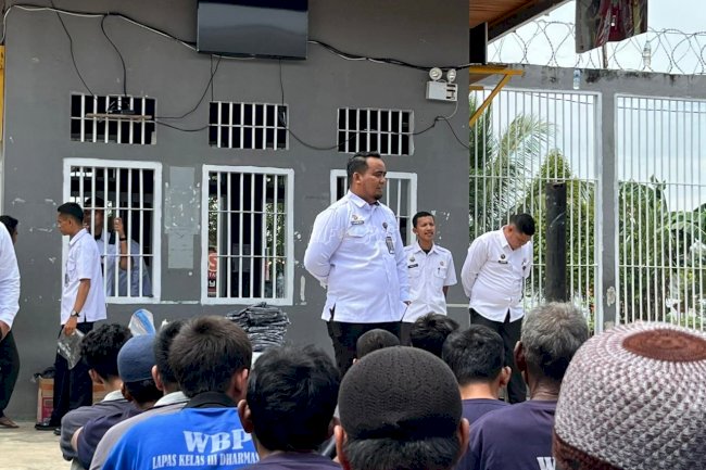Kalapas Dharmasraya Dorong Kedisiplinan dan Kebersihan lewat Arahan Langsung di Blok Hunian
