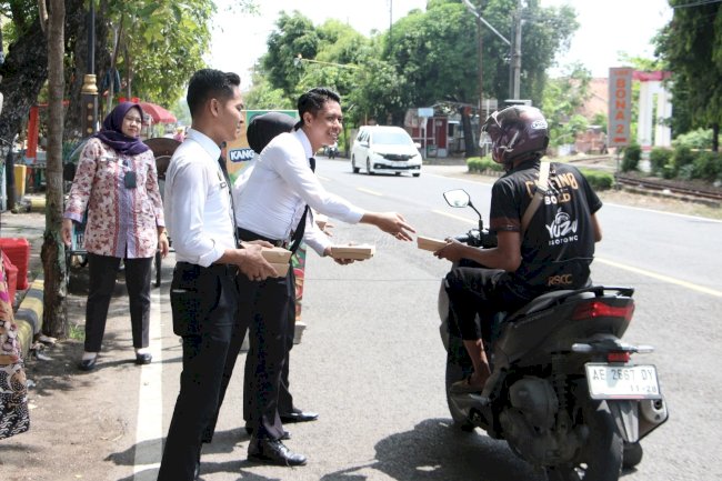 Lapas Madiun Tebar Kepedulian Lewat Program “Jumat Penuh Berkah”