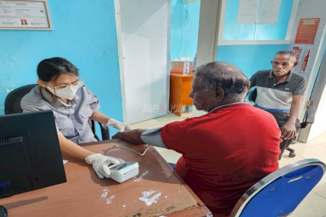 Lewat Posyandu Lansia, Lapas Tual Jaga Kesehatan Warga Binaan 